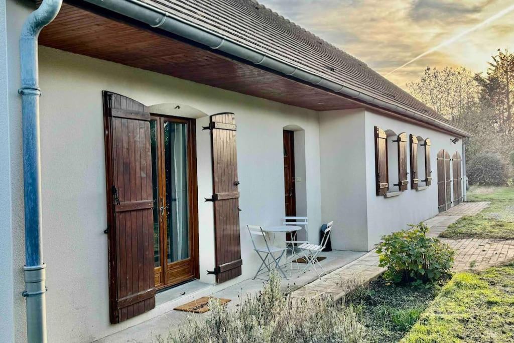 Gite 3 Etoiles Les Gourlines Avec Balneo, Veranda, Piscine Et Garage Avermes Екстер'єр фото
